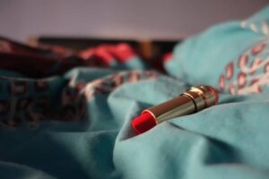 How to Make Your Lips Look Bigger - lipstick