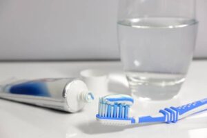 home remedies for bad breath - toothpaste