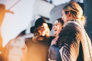 How to gain more energy: Surround yourself with friends and family how to gain more energy - people