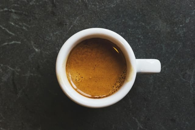 overcome caffeine addiction - cup of coffe