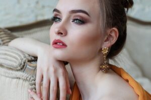 Eye Makeup for Green Eyes - girl