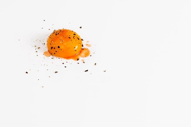 home remedies for dry eyes - egg yolk