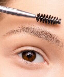 How to pluck eyebrows for the first time