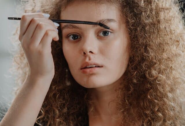 How to shape eyebrows at home