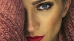 how to do a smokey eye for blue eyes