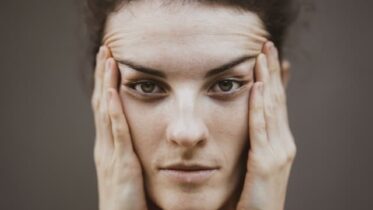 how to lift eyebrows