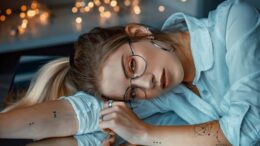 Eye makeup for glasses wearers