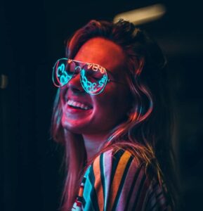Eye makeup for glasses wearers