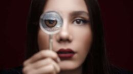 Eyelash extensions application