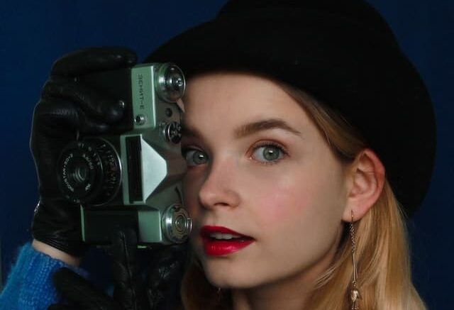 How to Change Your Eye Color at Home